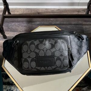 Coach Track Belt Bag In Signature Canvas NWOT!